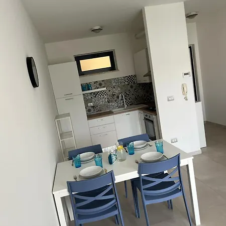 Bay Village C15 *