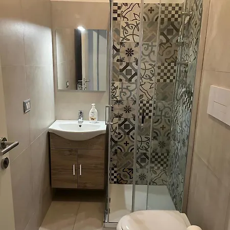 Bay Village C15 Daire Pineto